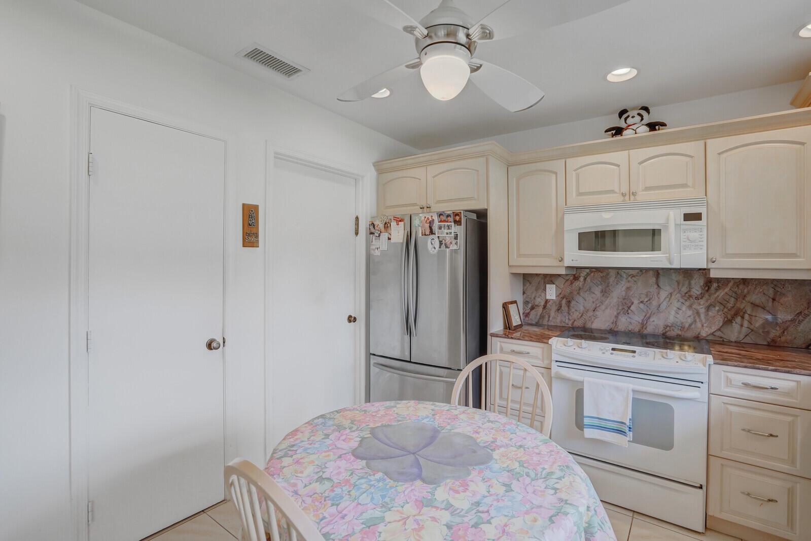 9885 Orchid Tree Trail B