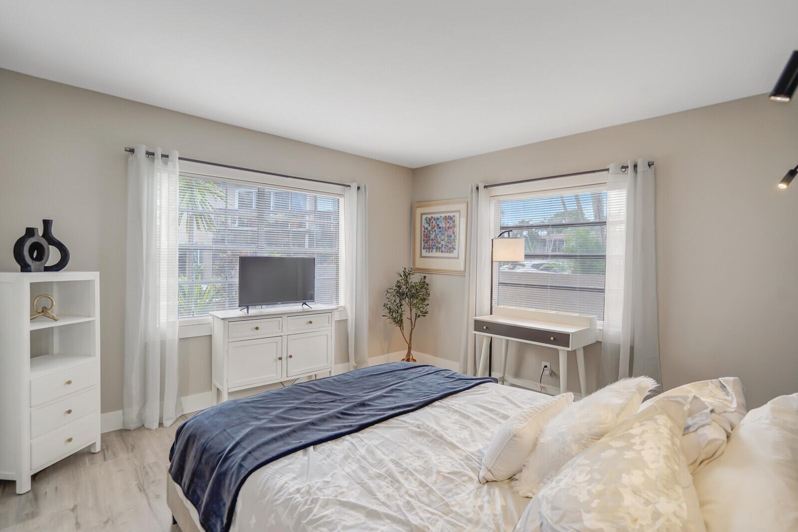 13719 Via Aurora Way A