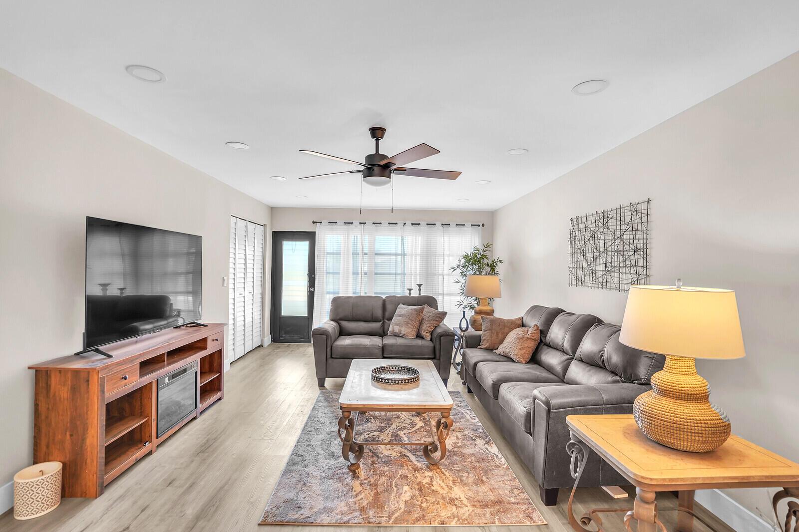 13719 Via Aurora Way A