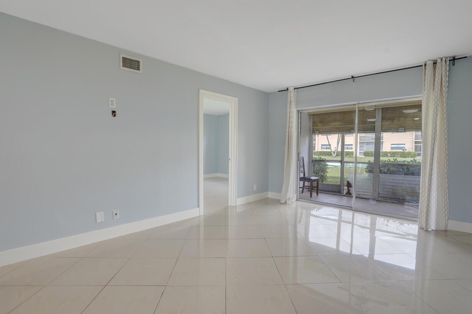 9851 Sandalfoot Boulevard 207