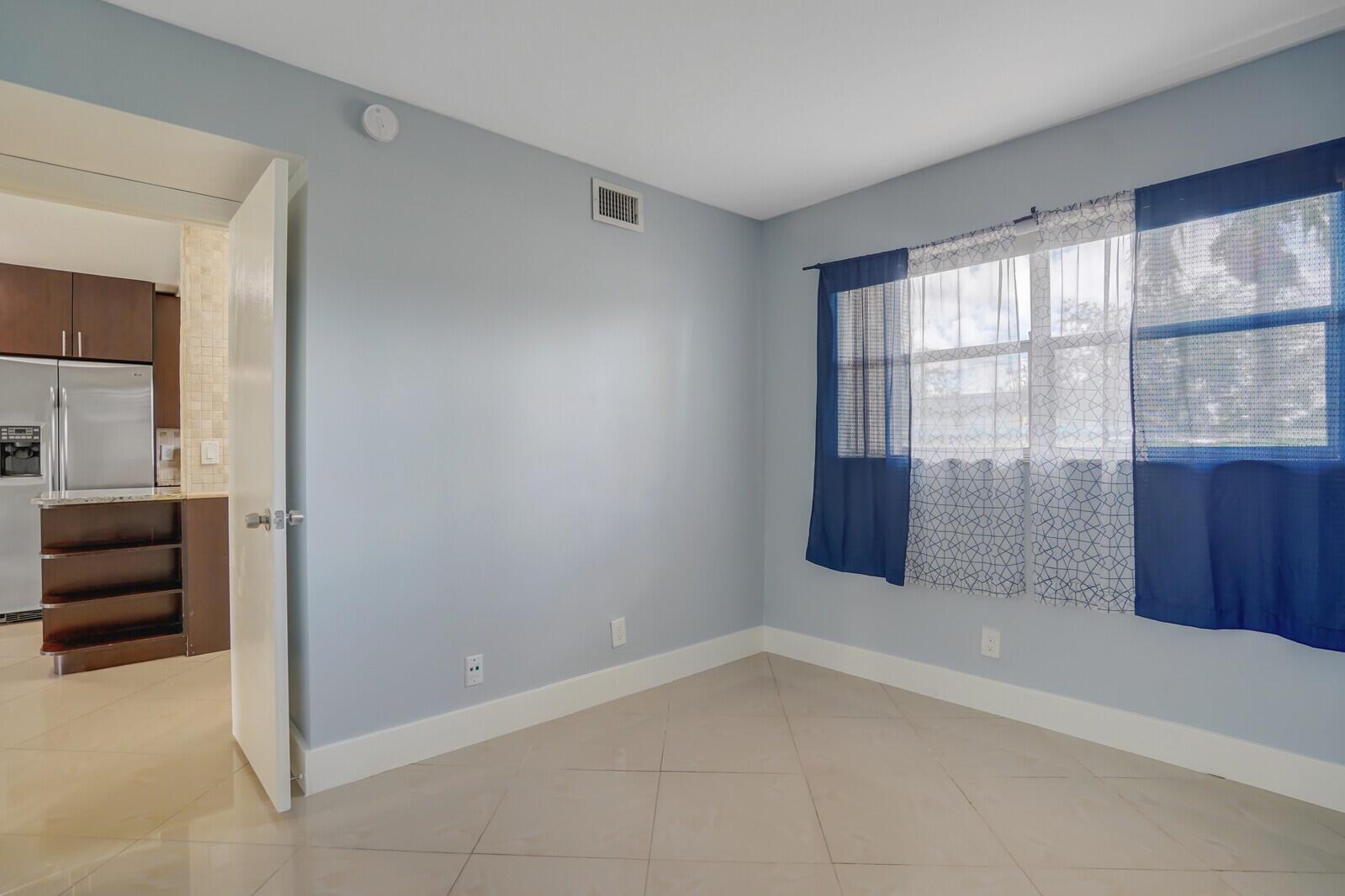 9851 Sandalfoot Boulevard 207