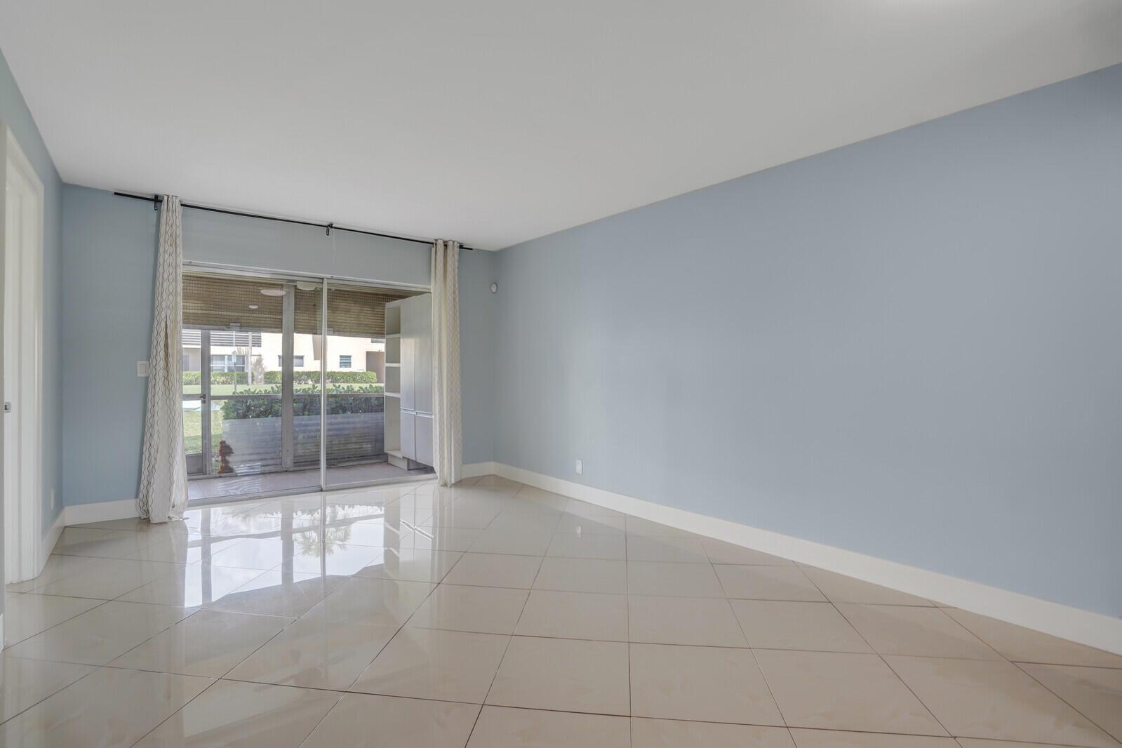 9851 Sandalfoot Boulevard 207