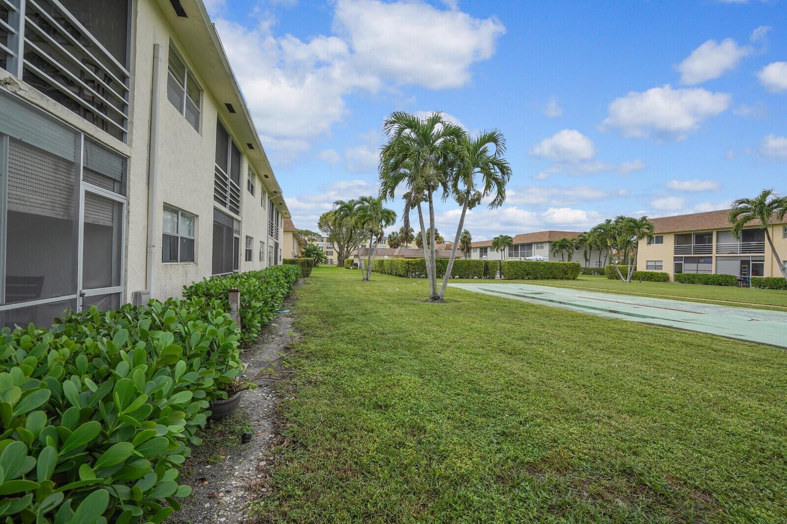 9851 Sandalfoot Boulevard 207