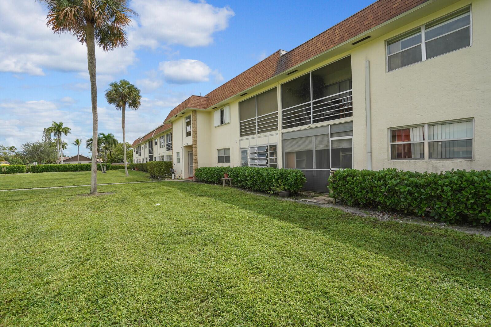 9851 Sandalfoot Boulevard 207