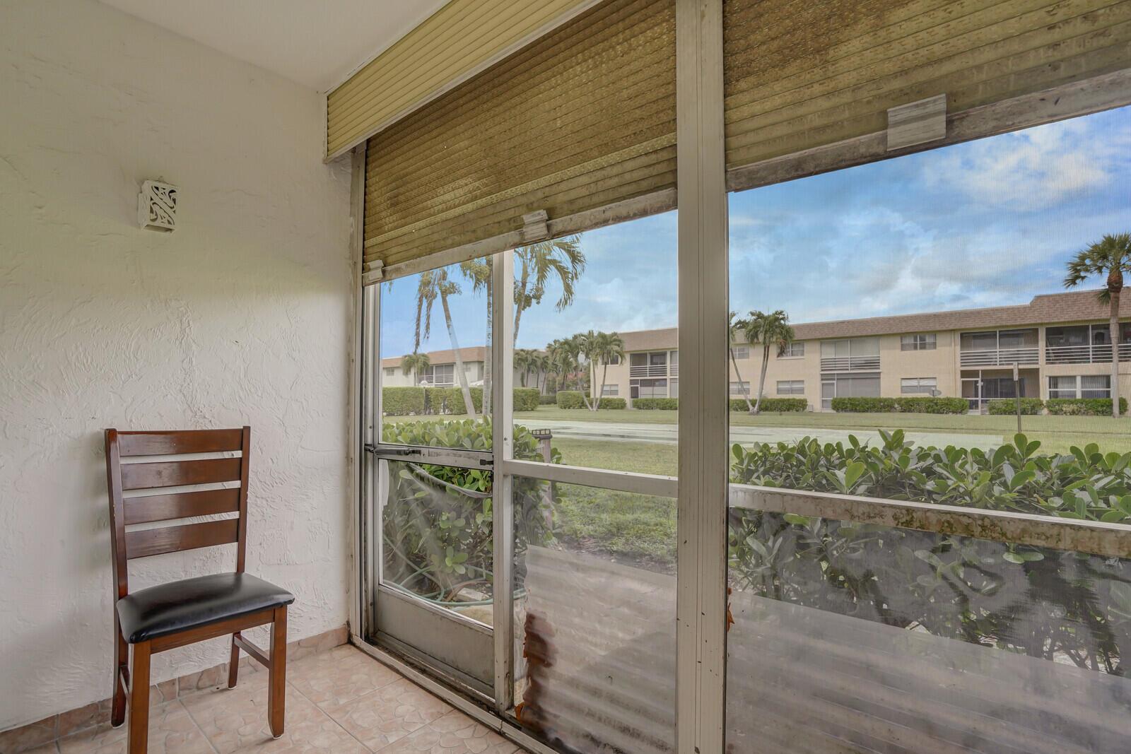 9851 Sandalfoot Boulevard 207