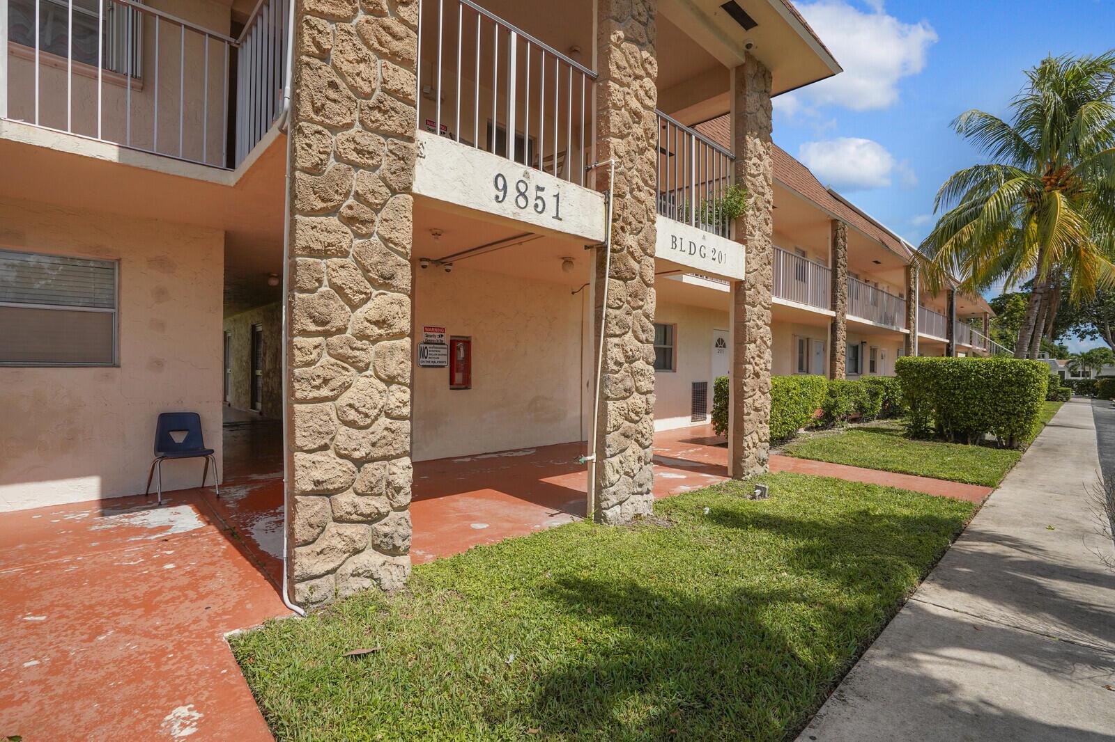 9851 Sandalfoot Boulevard 207