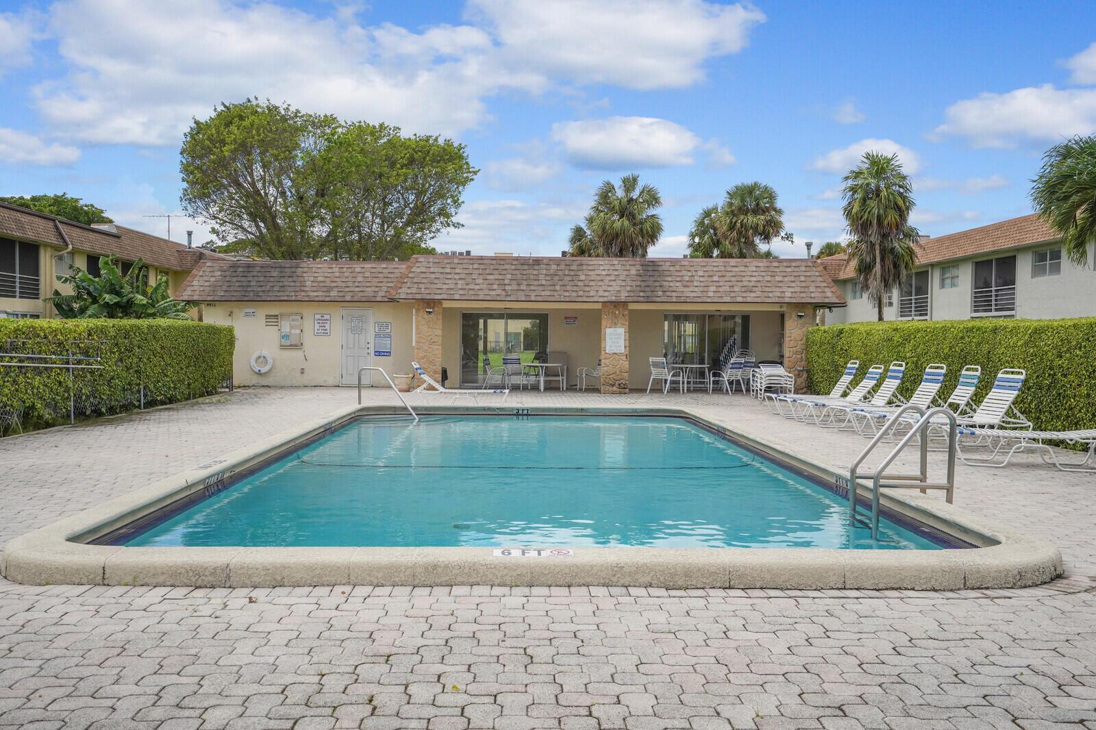 9851 Sandalfoot Boulevard 207