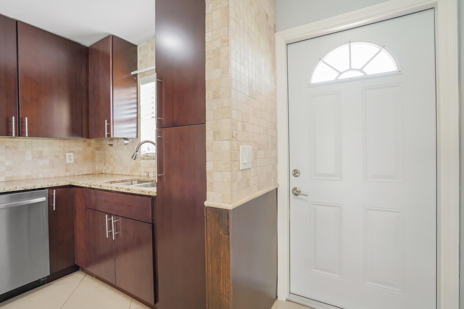 9851 Sandalfoot Boulevard 207