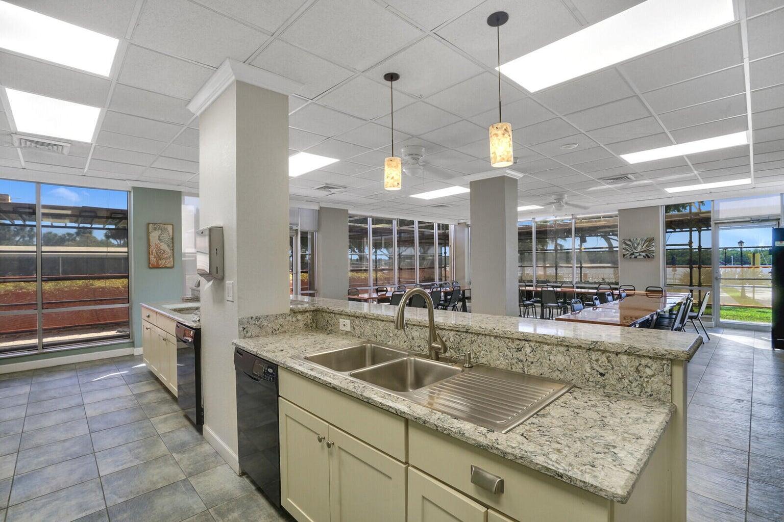 2121 N Ocean Boulevard 305w