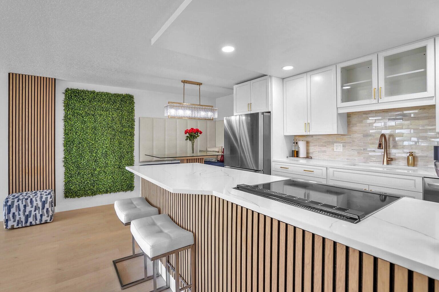 2121 N Ocean Boulevard 305w