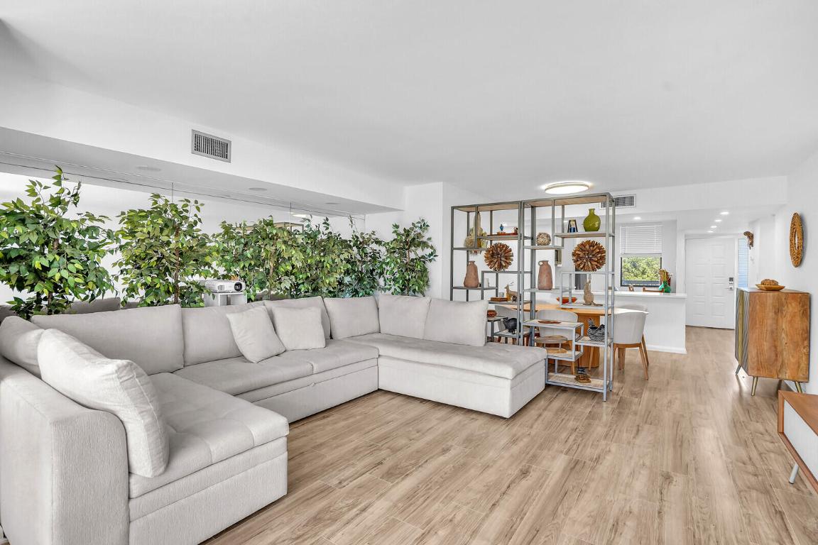 4133 S Carambola Circle S G305