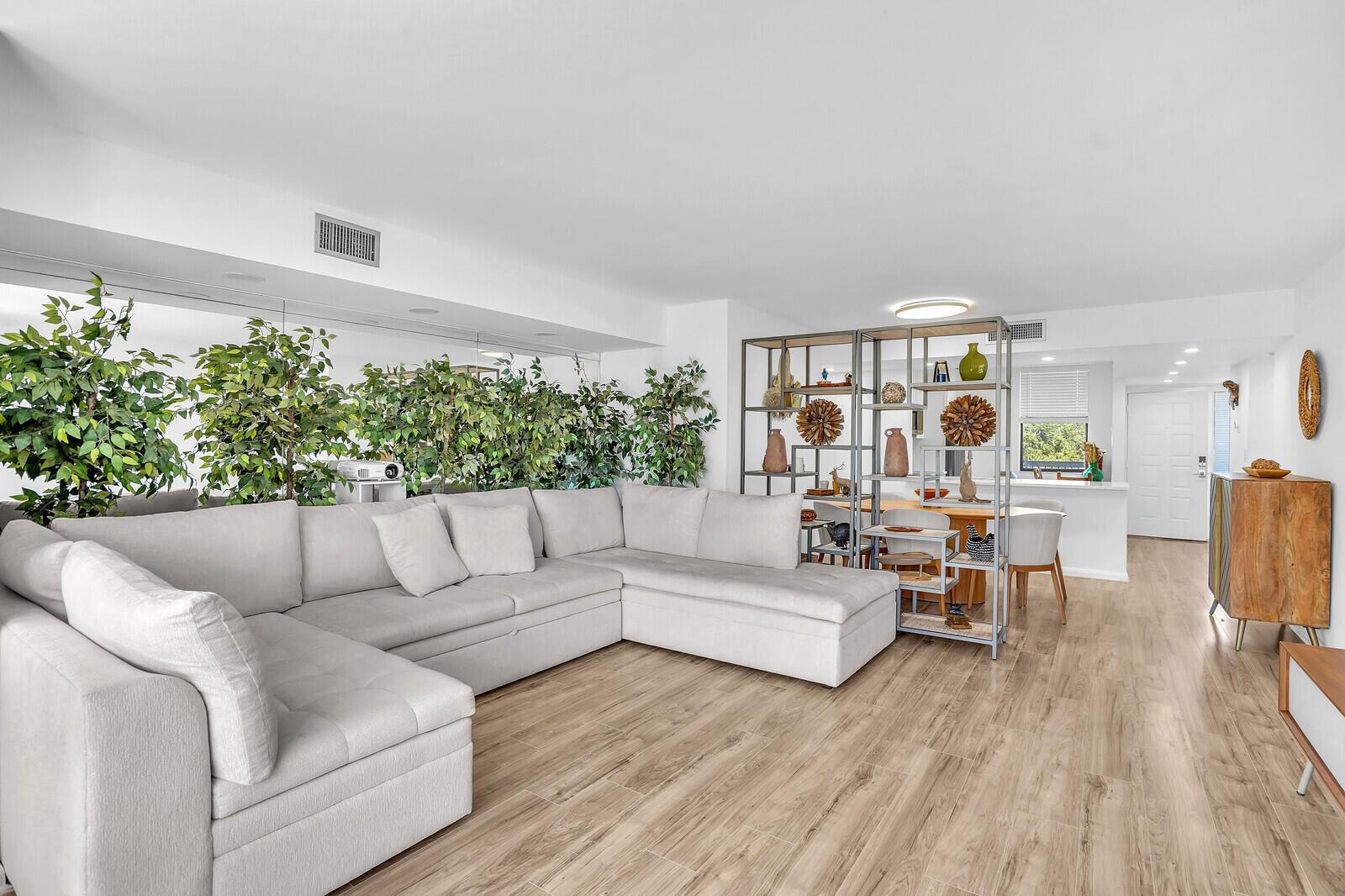 4133 S Carambola Circle S G305