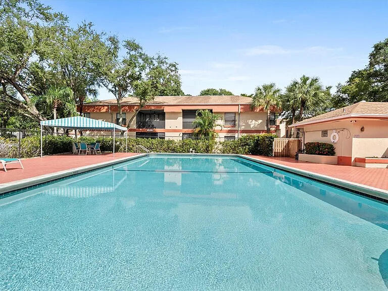 4133 S Carambola Circle S G305