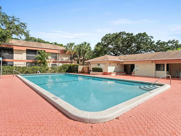 4133 S Carambola Circle S G305