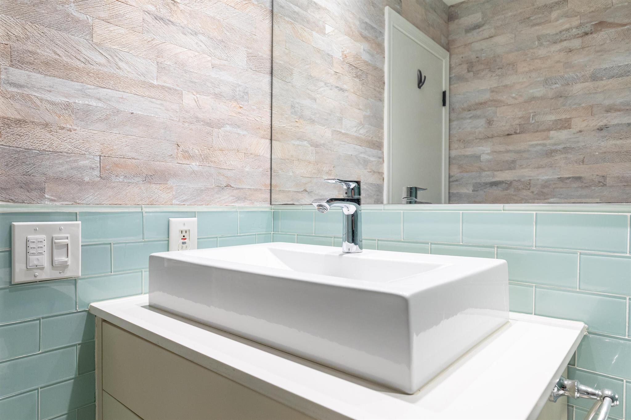 6515 Bay Club Drive 4