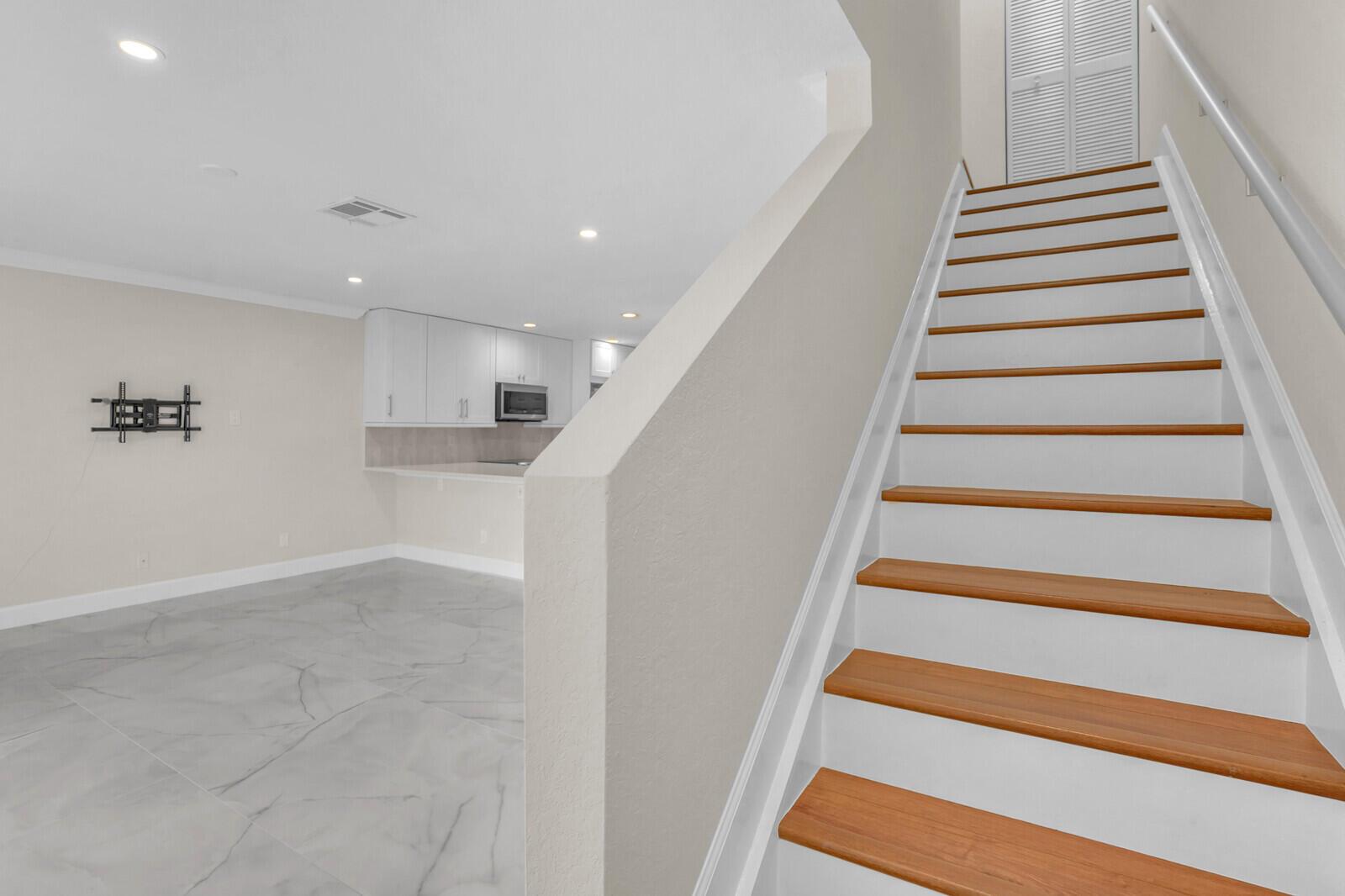 16207 Sierra Palms Drive