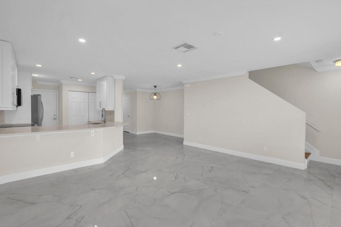 16207 Sierra Palms Drive