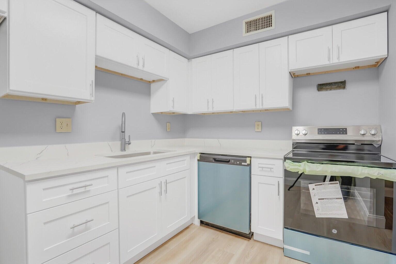 9840 Pineapple Tree Drive 103