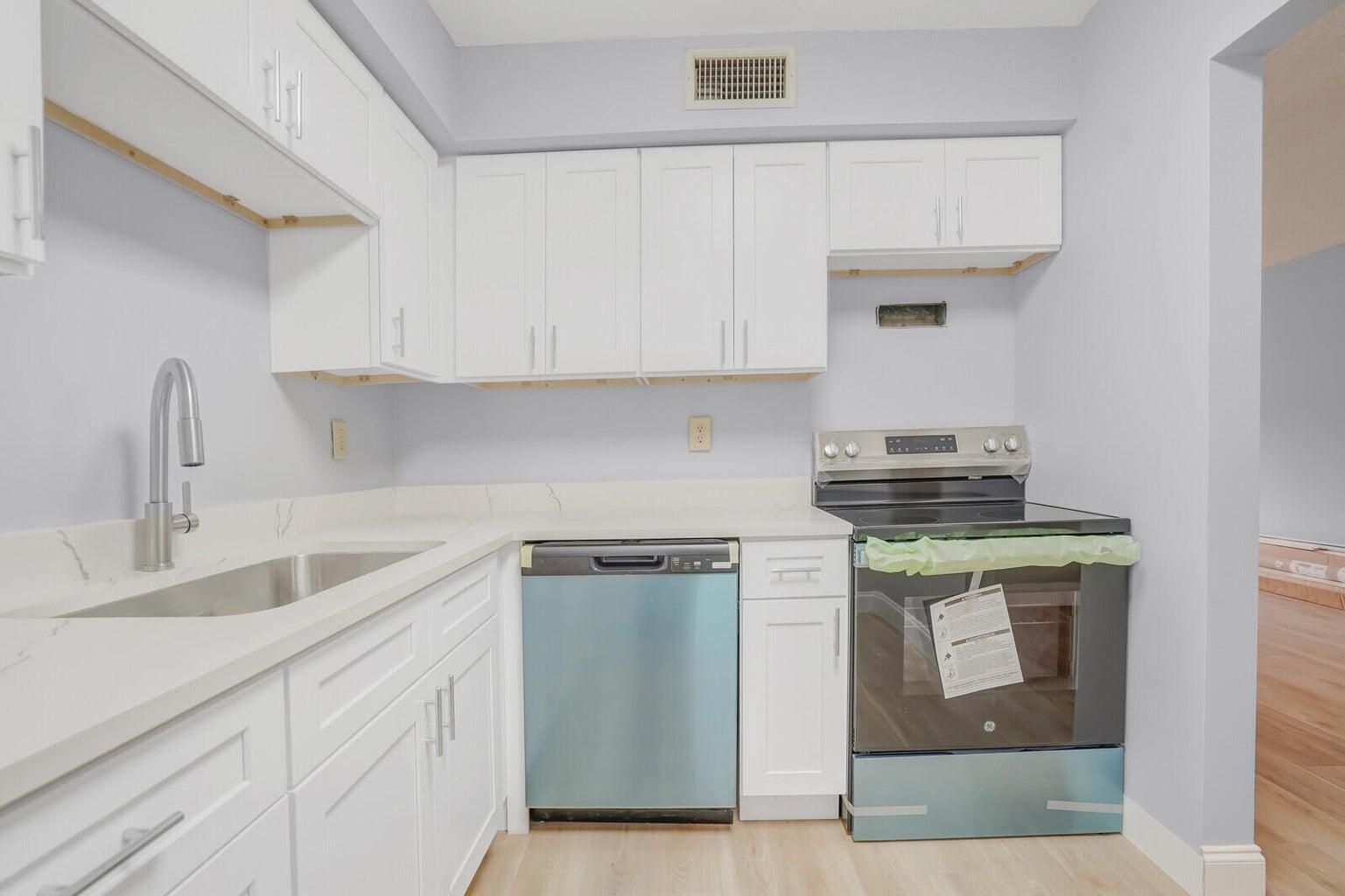 9840 Pineapple Tree Drive 103