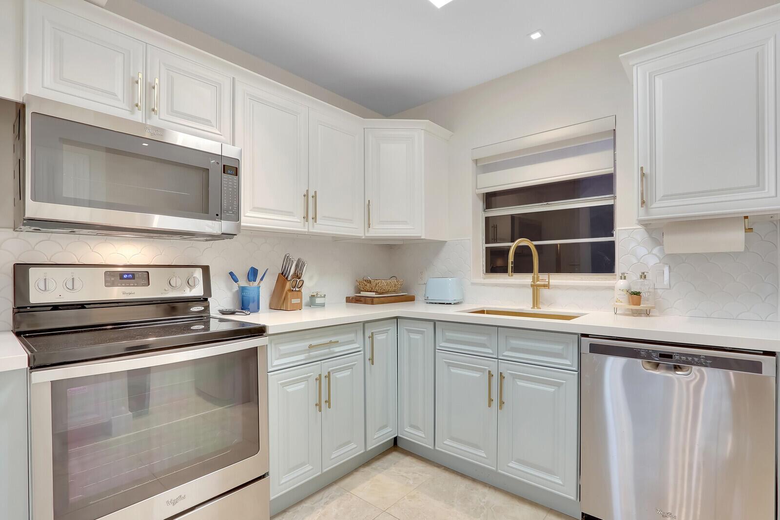 10693 N Military Trail 15