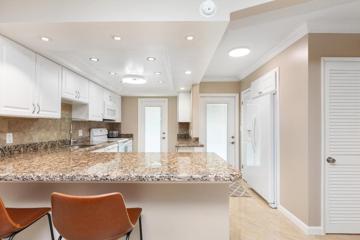 2731 NE 14th Street 228