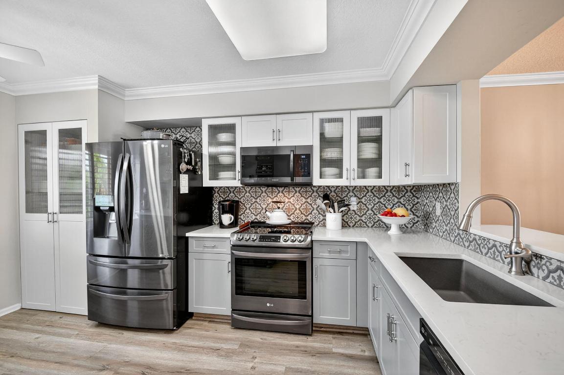 5777 Gemstone Court 407