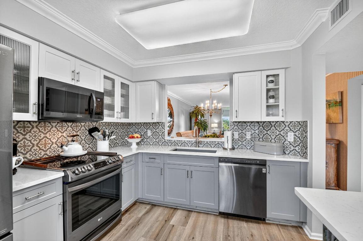 5777 Gemstone Court 407