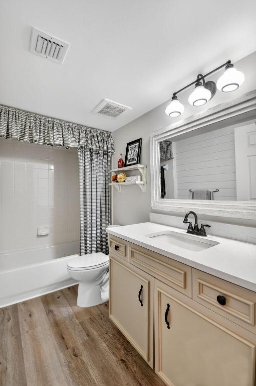 5777 Gemstone Court 407