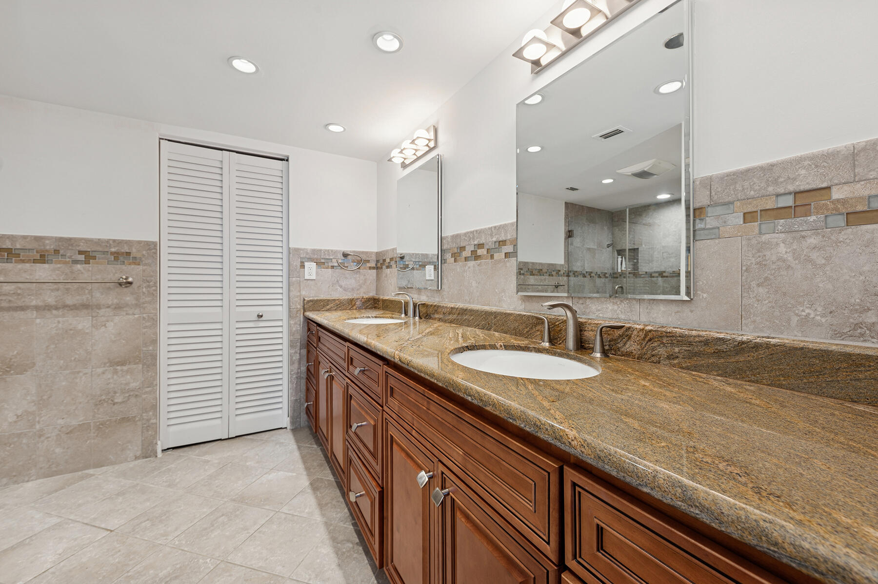 3420 S Ocean Boulevard 12 O