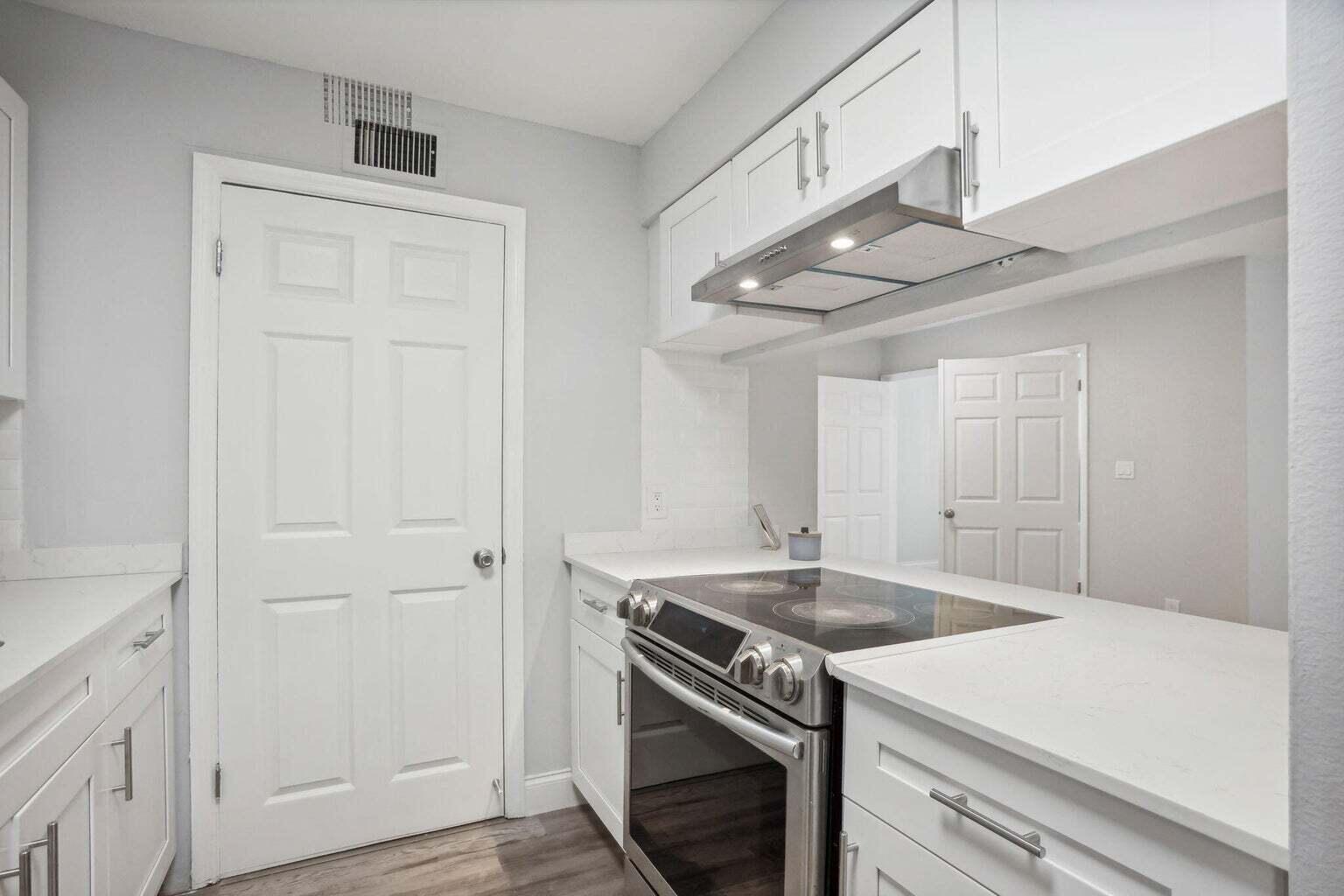 2315 N Congress Avenue 22