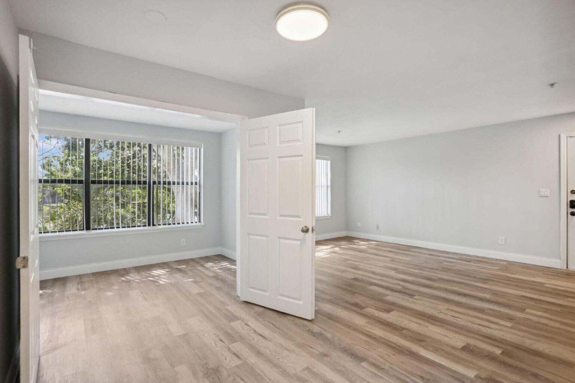 2315 N Congress Avenue 22