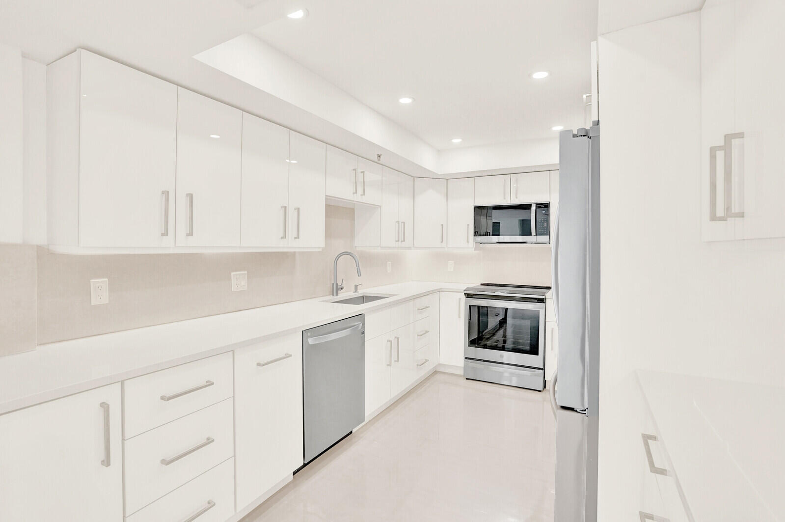 2697 N Ocean Boulevard F-604