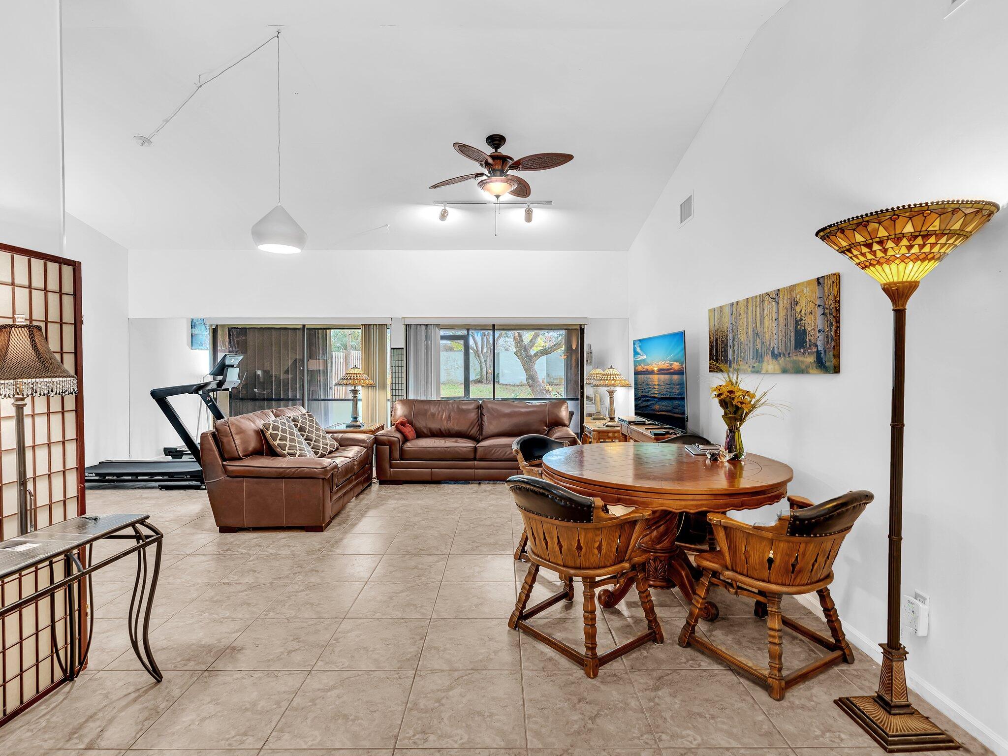 1045 NW 18th Avenue