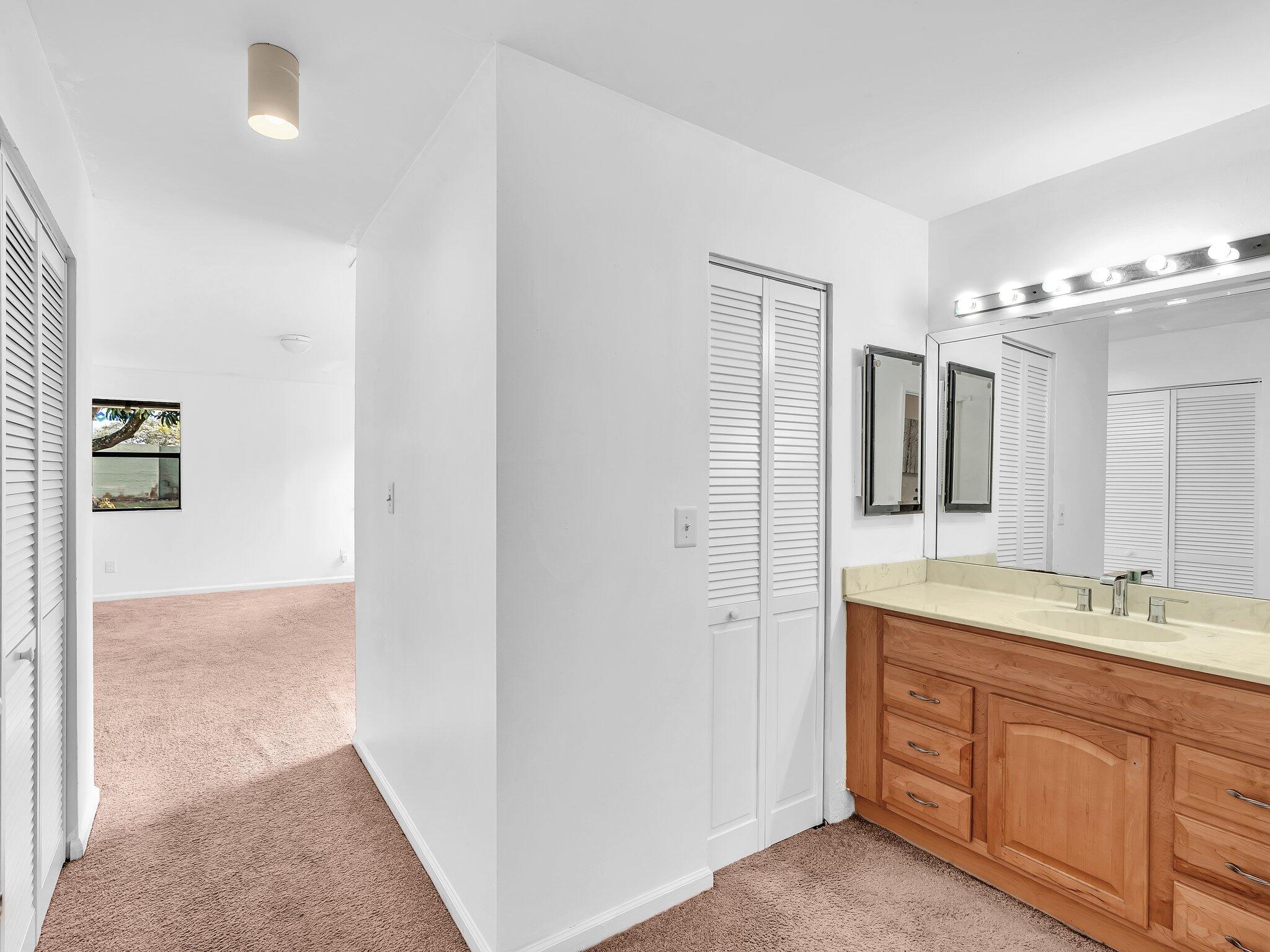1045 NW 18th Avenue