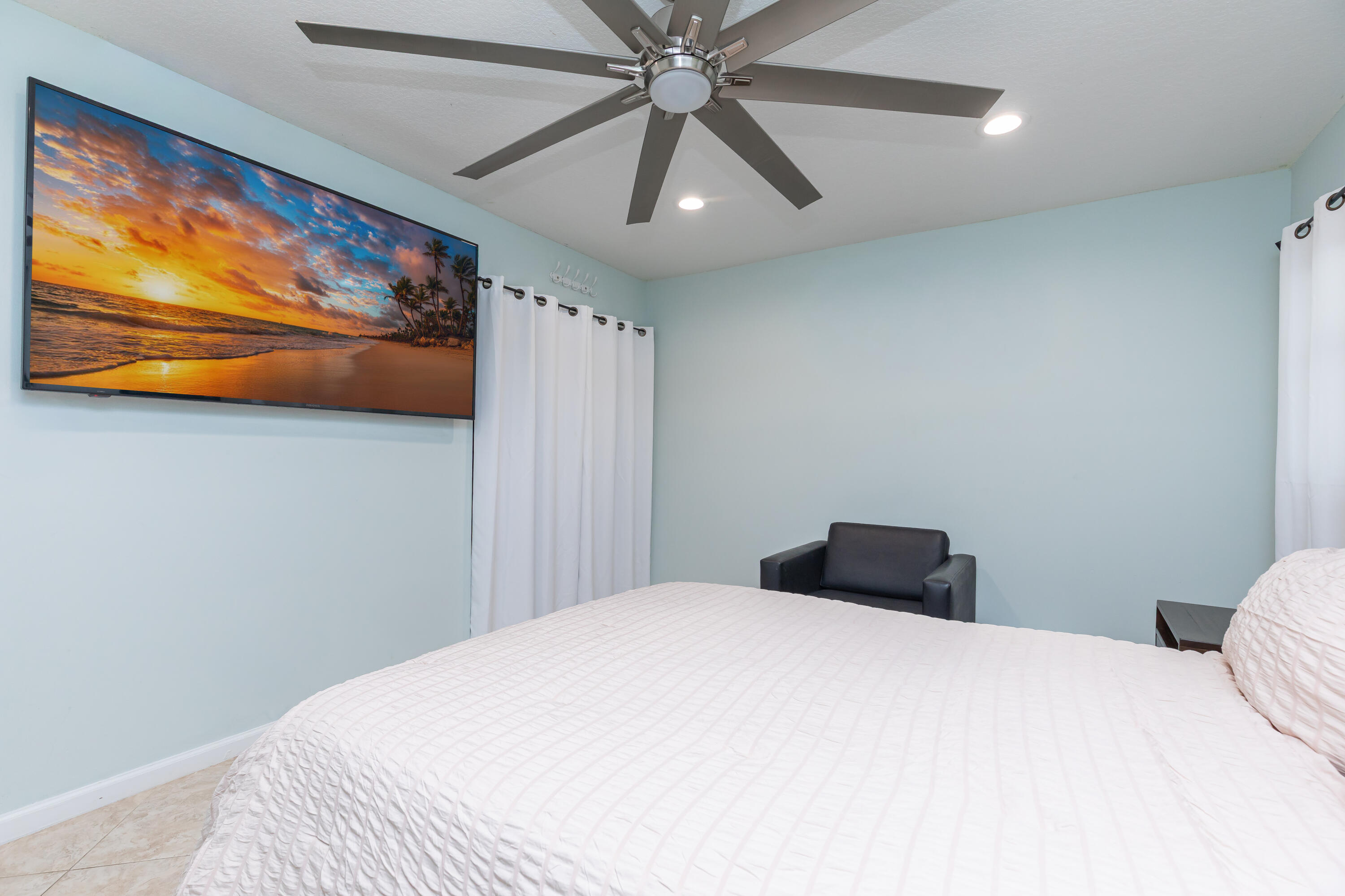 961 S Ocean Drive 302