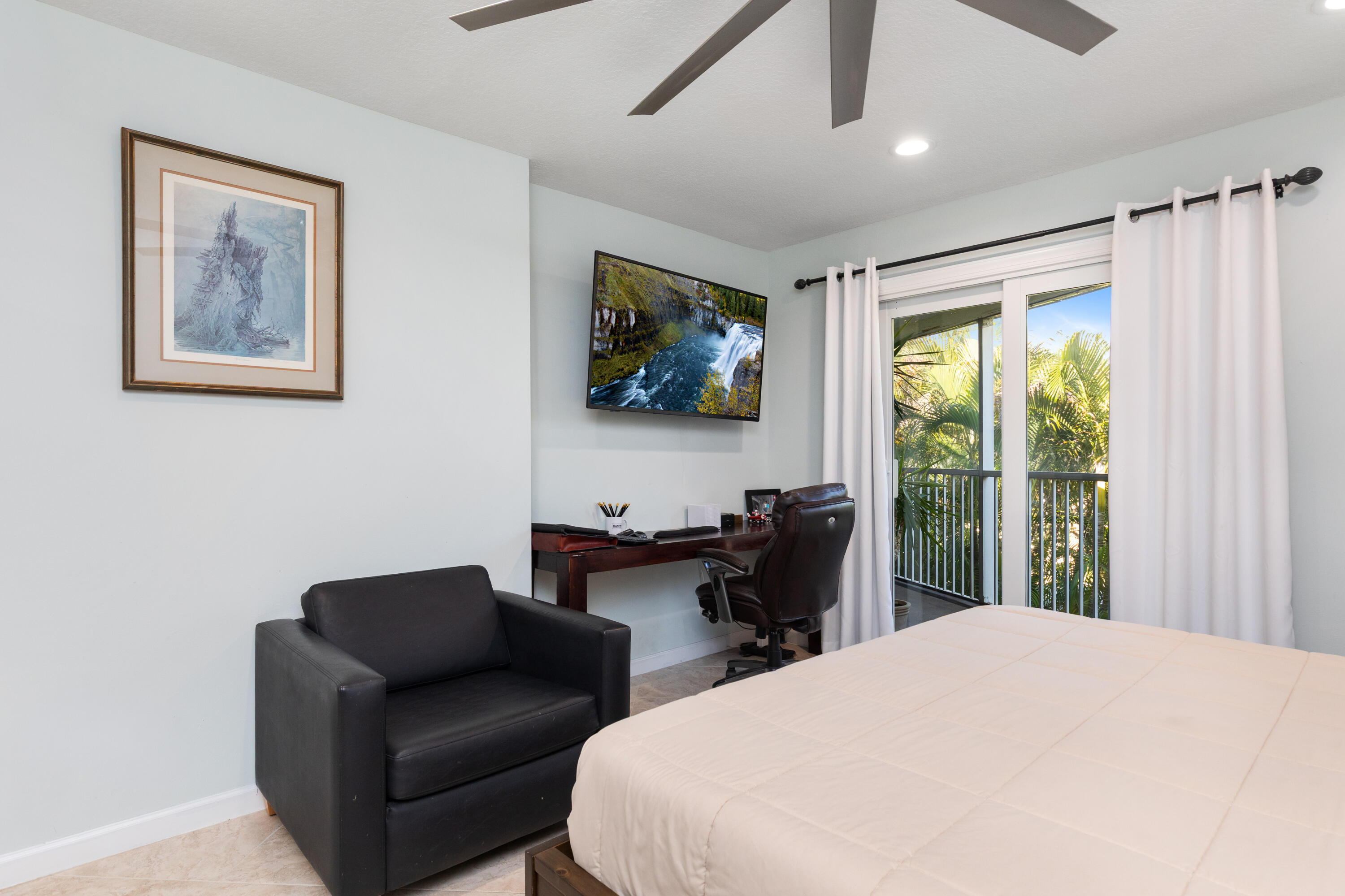 961 S Ocean Drive 302