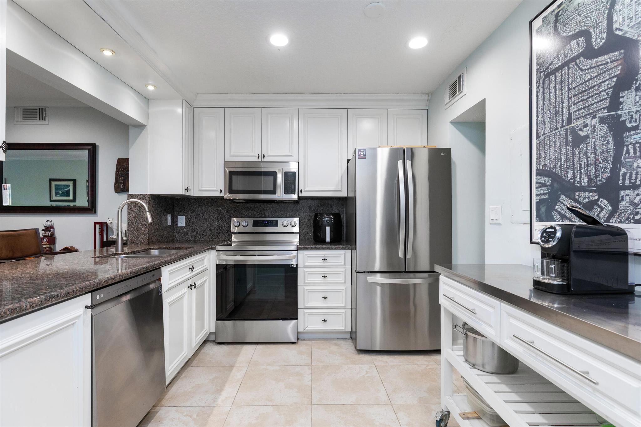 961 S Ocean Drive 302