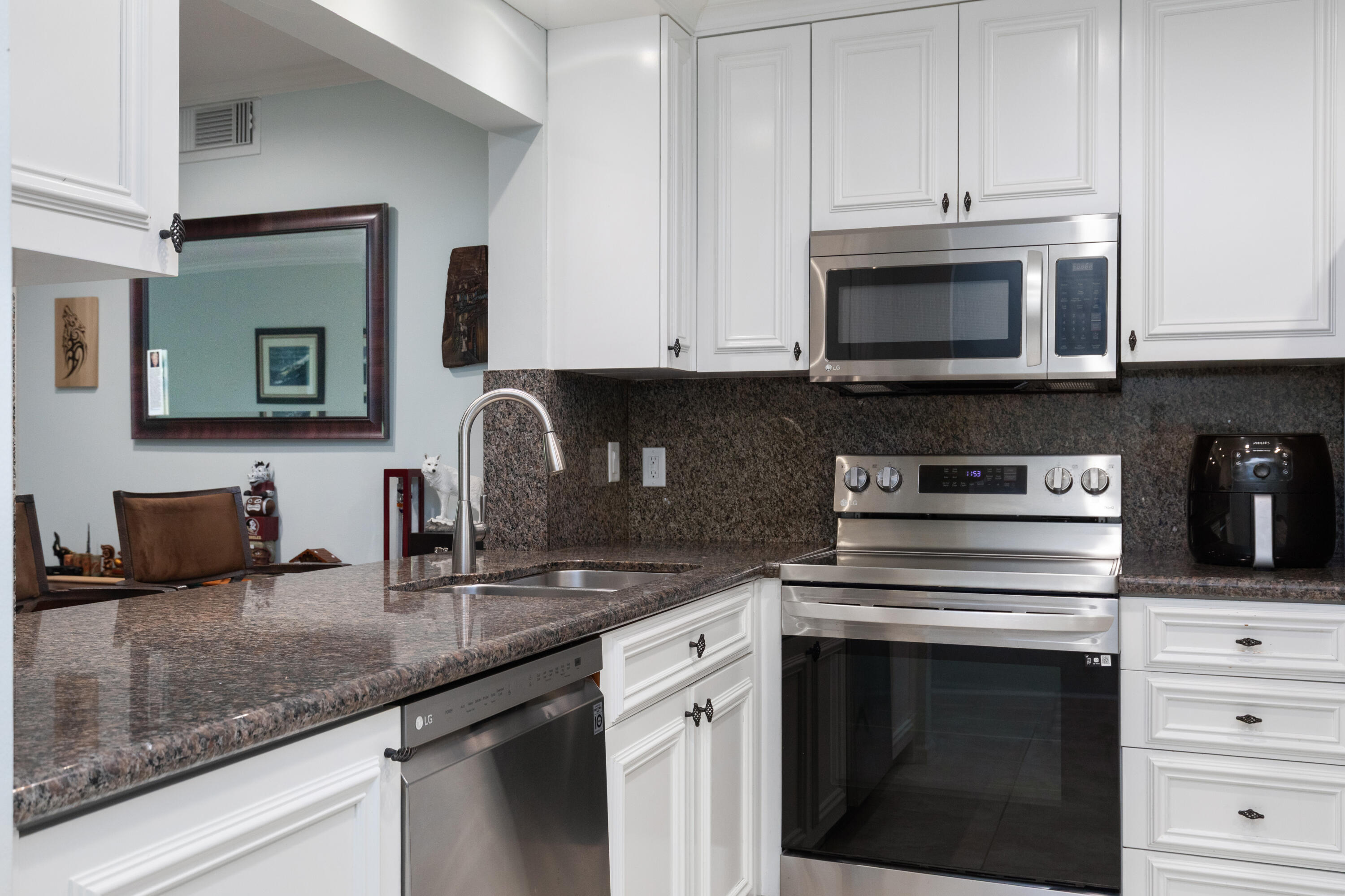 961 S Ocean Drive 302