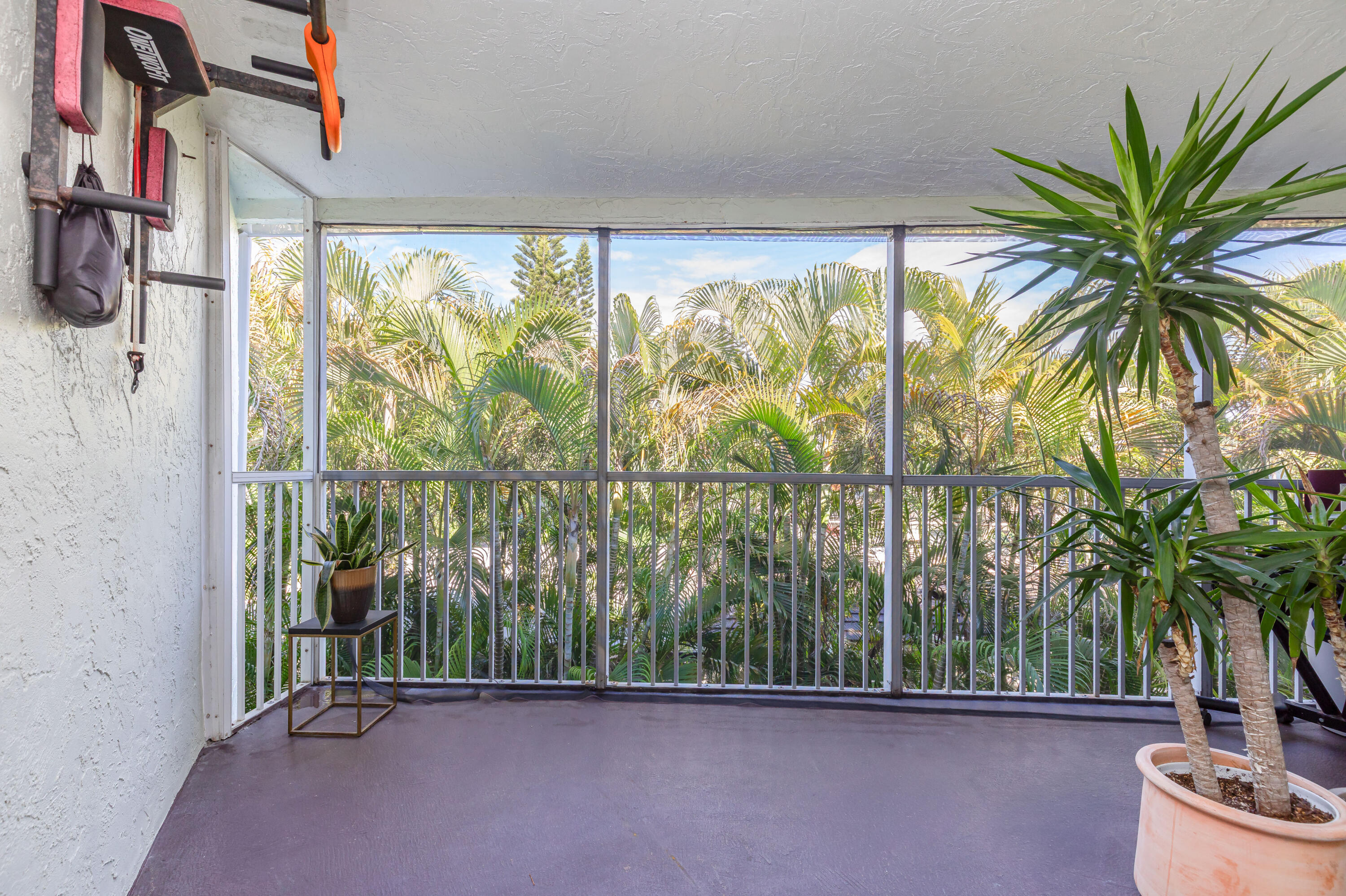 961 S Ocean Drive 302
