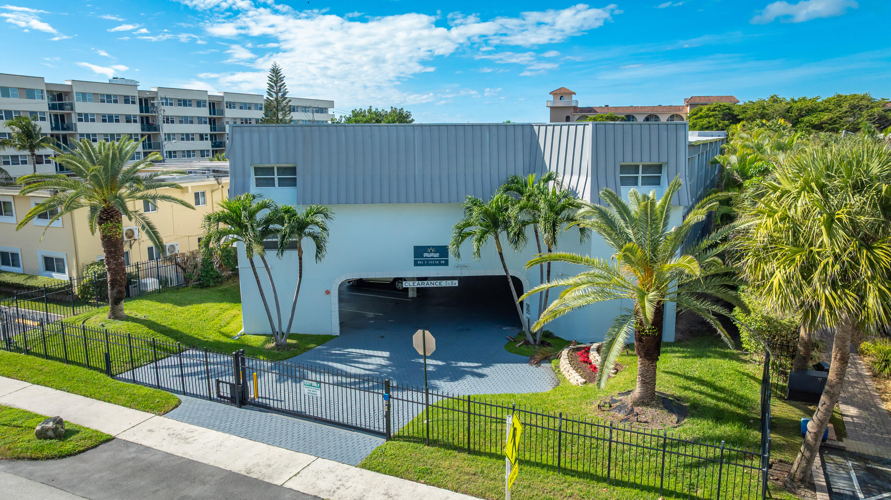 961 S Ocean Drive 302