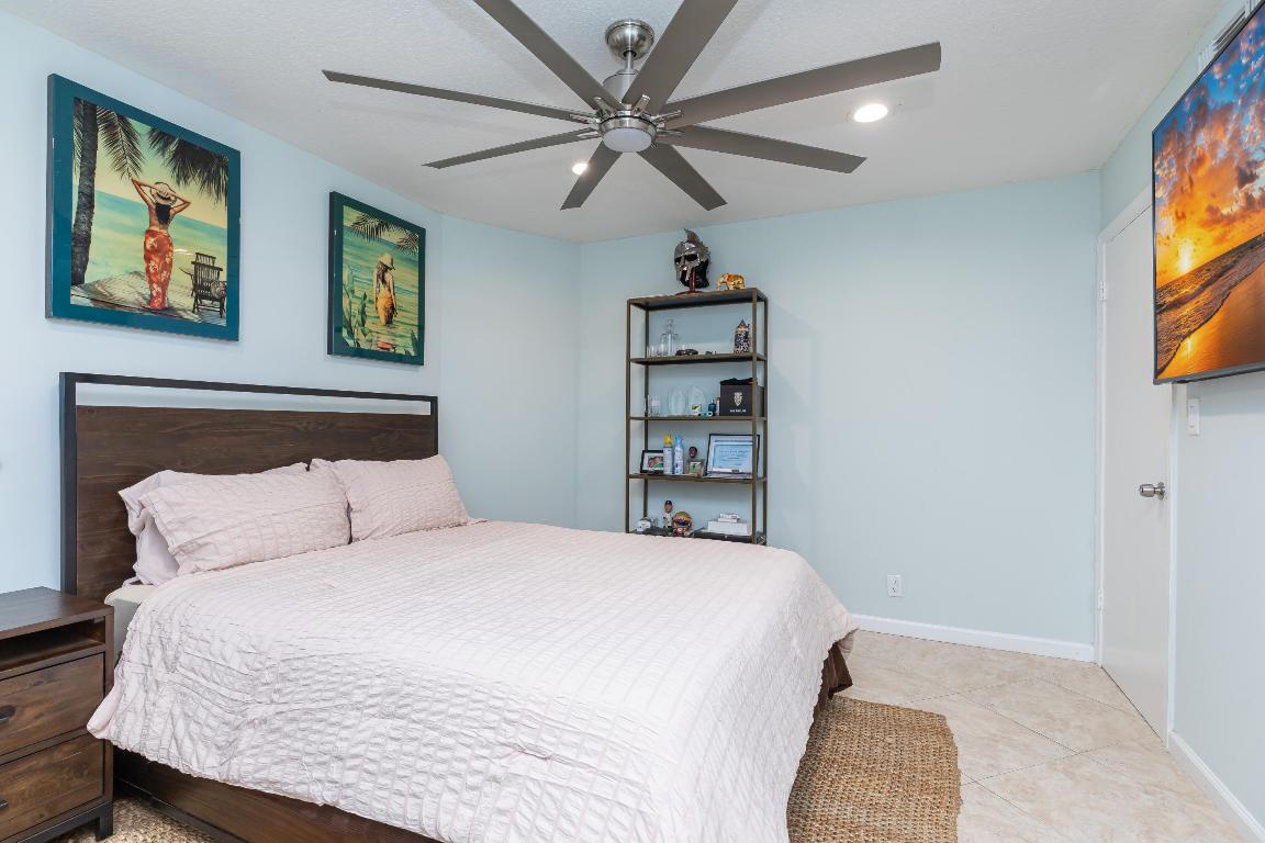 961 S Ocean Drive 302