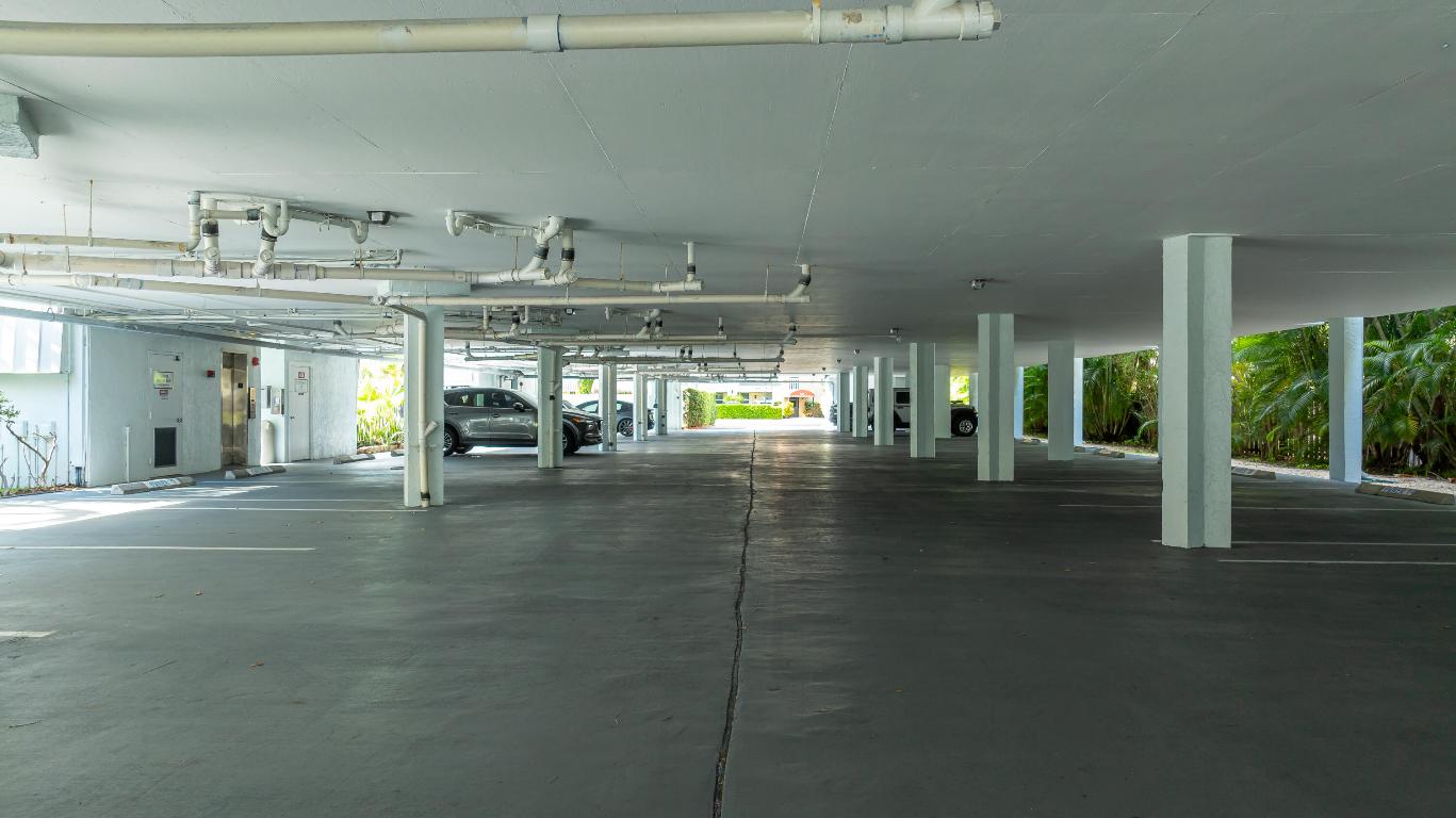 961 S Ocean Drive 302