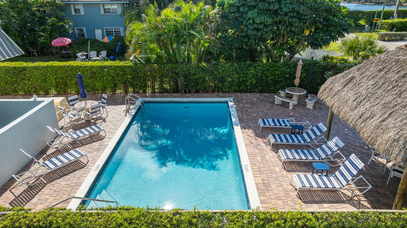 961 S Ocean Drive 302