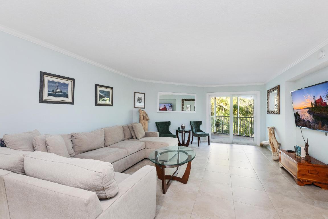 961 S Ocean Drive 302