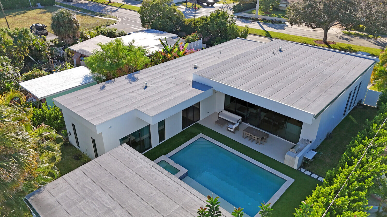 828 NW 2nd Avenue