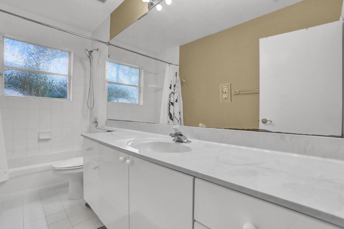 11403 Sea Grass Circle