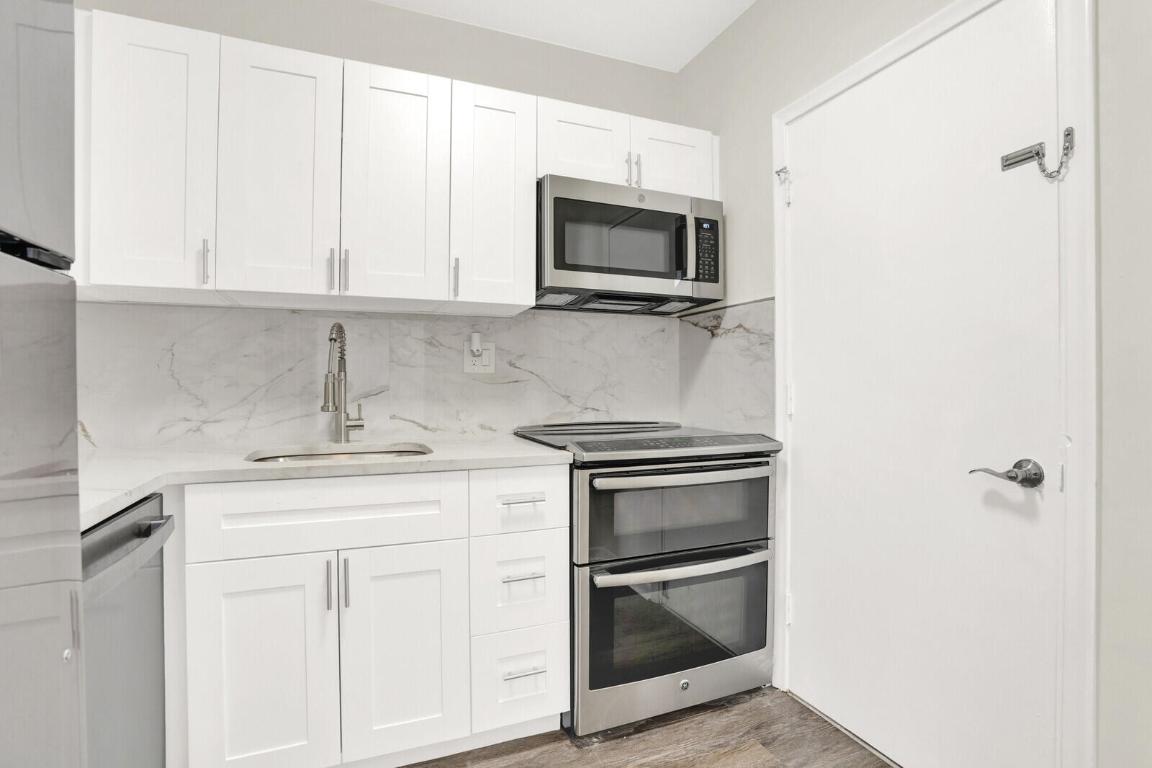 299 SW 7th Street 1040