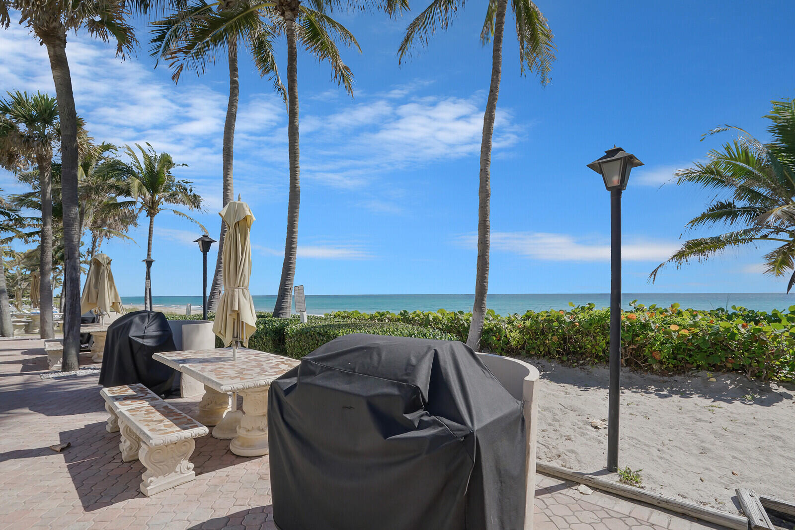 1051 Hillsboro Mile 902e