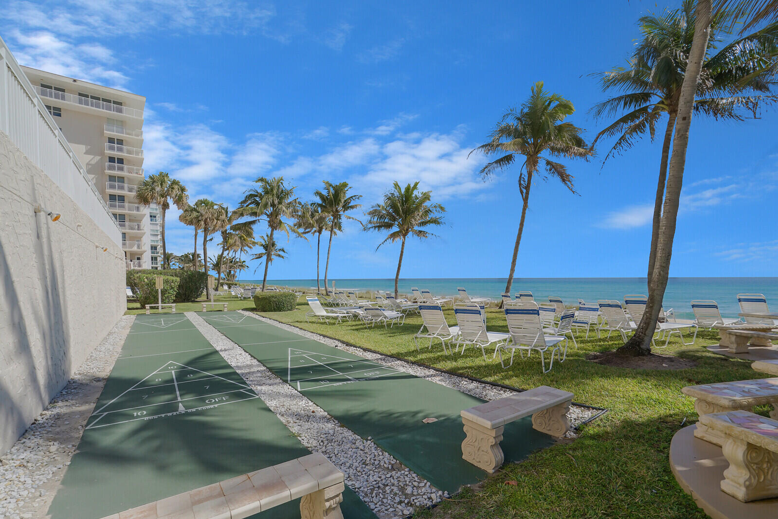 1051 Hillsboro Mile 902e