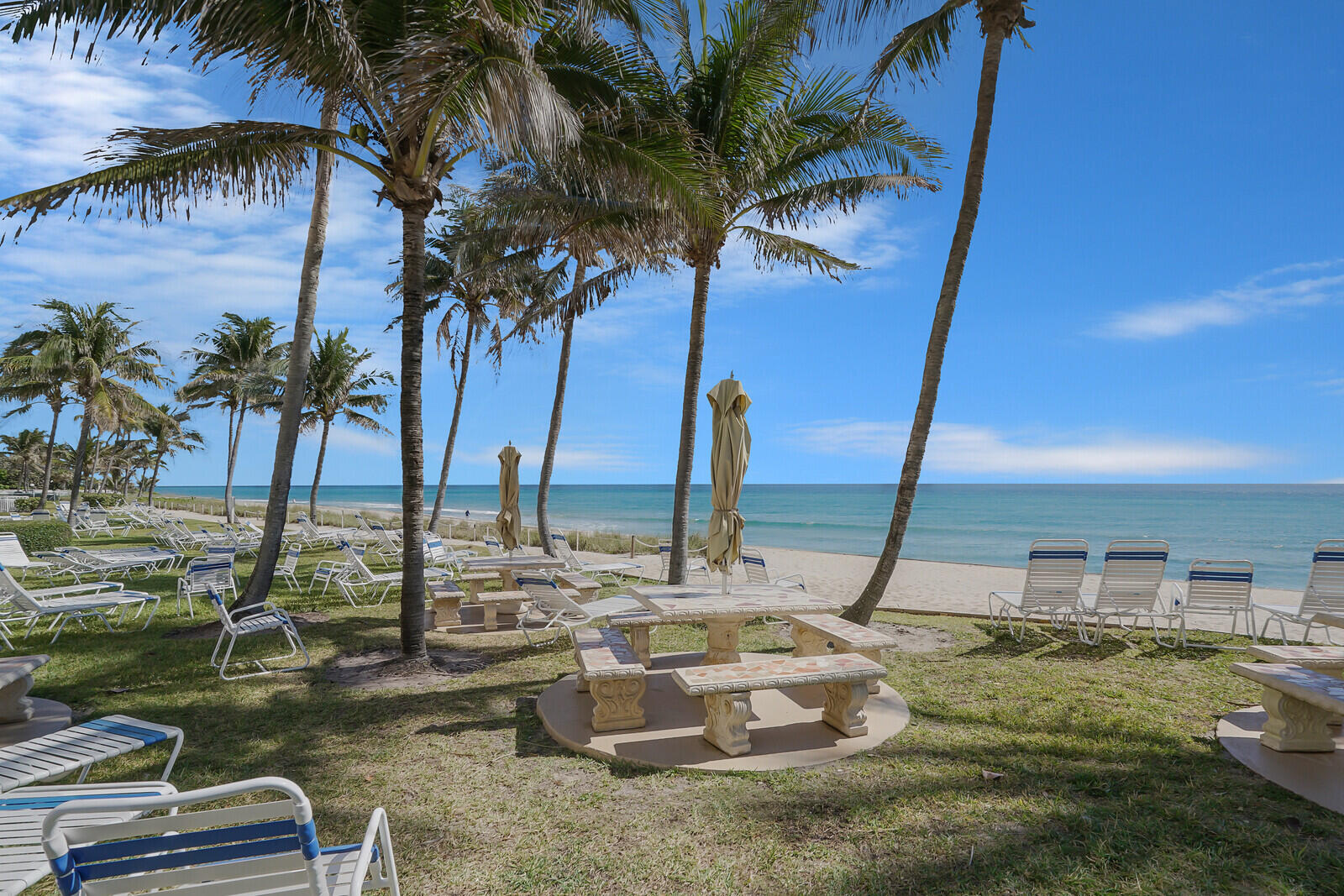 1051 Hillsboro Mile 902e